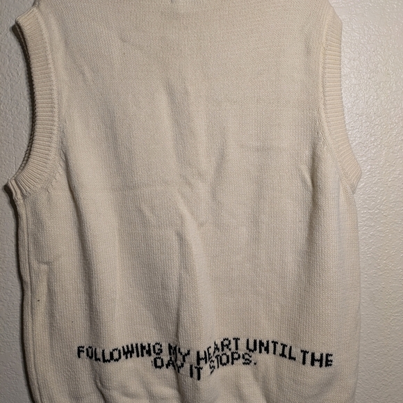 KONTEND knitted vestChic Cream Sleeveless Sweater with Red Heart - Picture 9 of 9